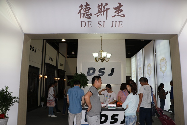 铸铝门十大品牌2023年获得者:德斯杰铸铝门厂家 铸铝门十大品牌2023年获得者:德斯杰铸铝门厂家